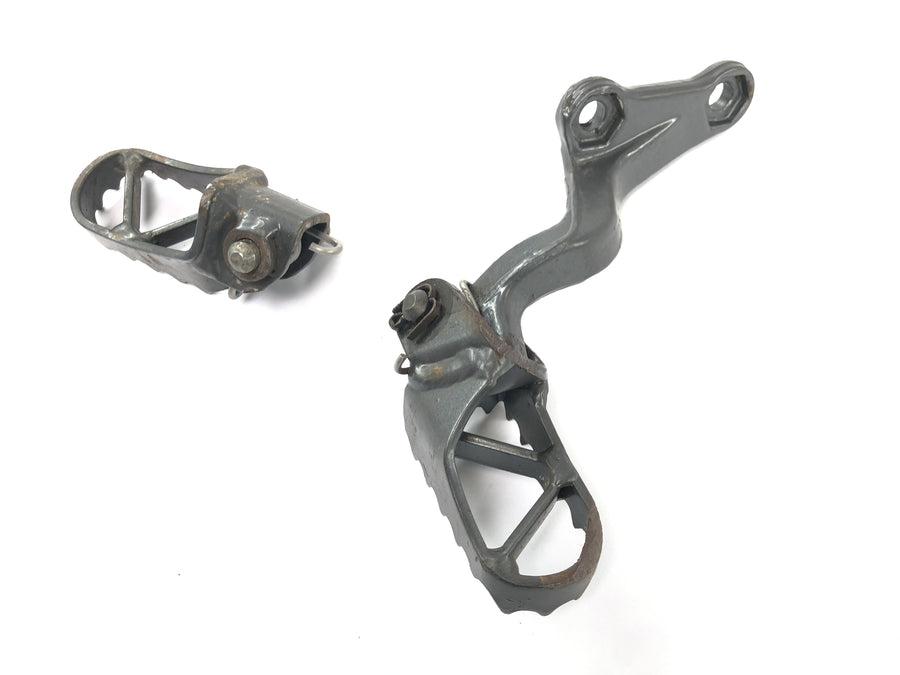 KTM 640 LC4 EGS [1999] - Apoios para os pés Apoios para os pés Apoio para os pés do motorista esquerdo e direito