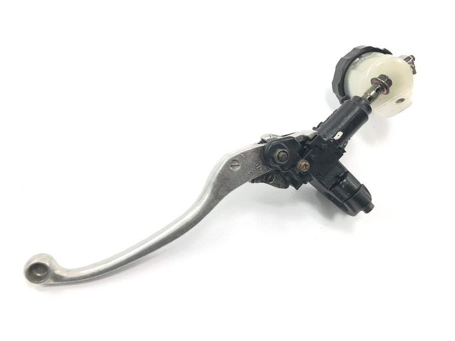 Yamaha YZF R1 RN04 [2001] - Bomba de freio dianteiro encaixe no guidão direito com alavanca de freio