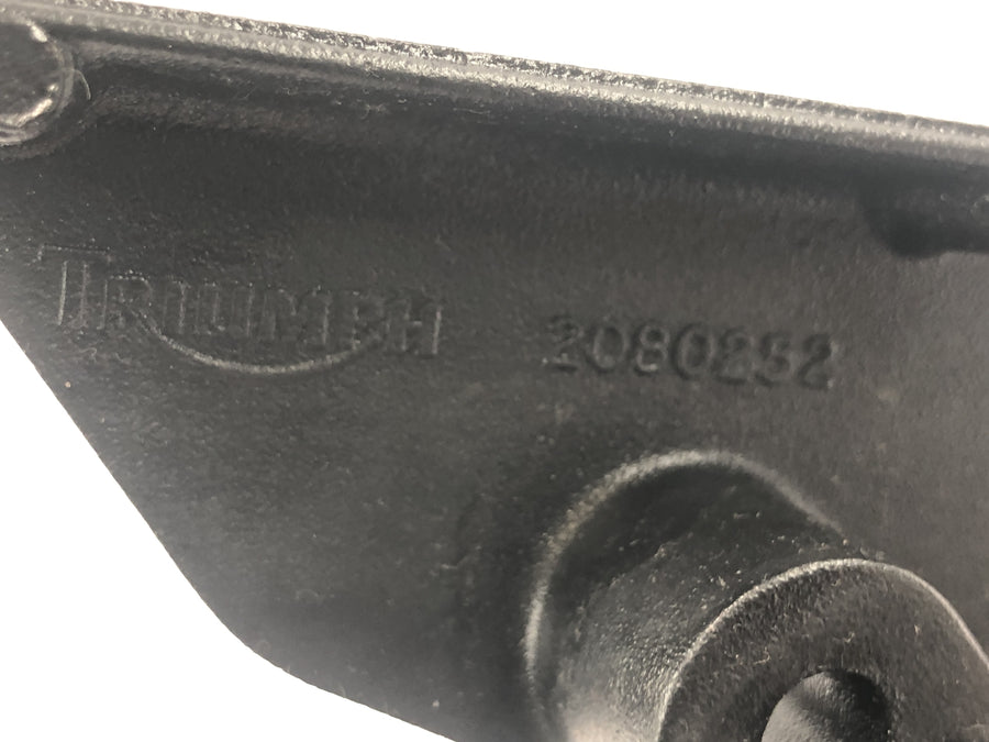 Triumph Daytona 1200 T300D [1994] - Sistema de apoio para os pés esquerdo do motorista com pedal de mudança e articulação de mudança