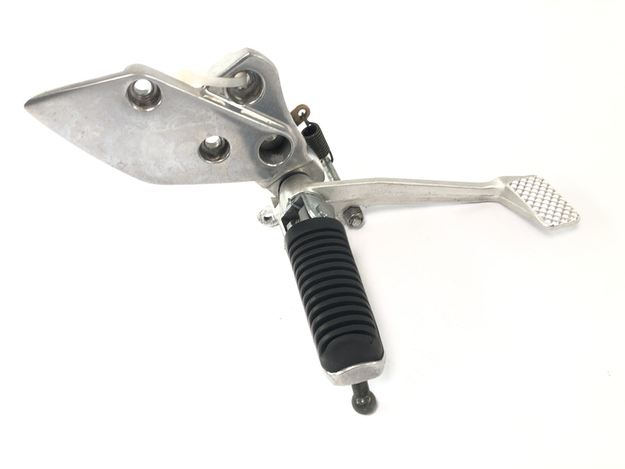 Yamaha XJR 1300 RP06 [2002] - Sistema de apoio para os pés direito com pedal de freio