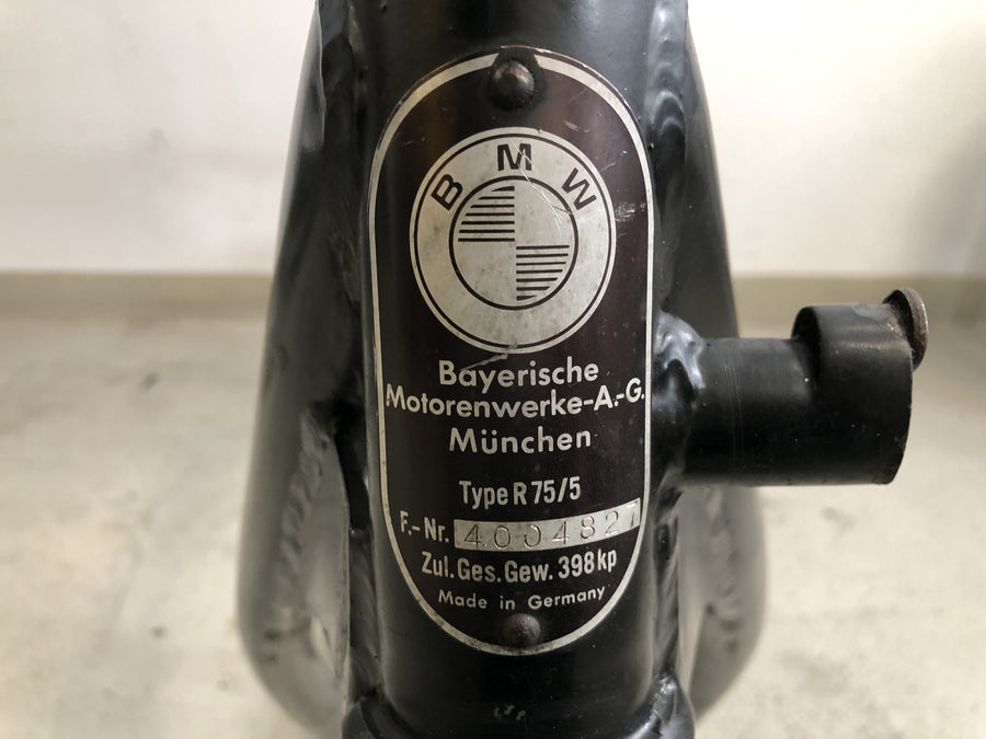 BMW R 75/5 [1973] - moldura com papéis