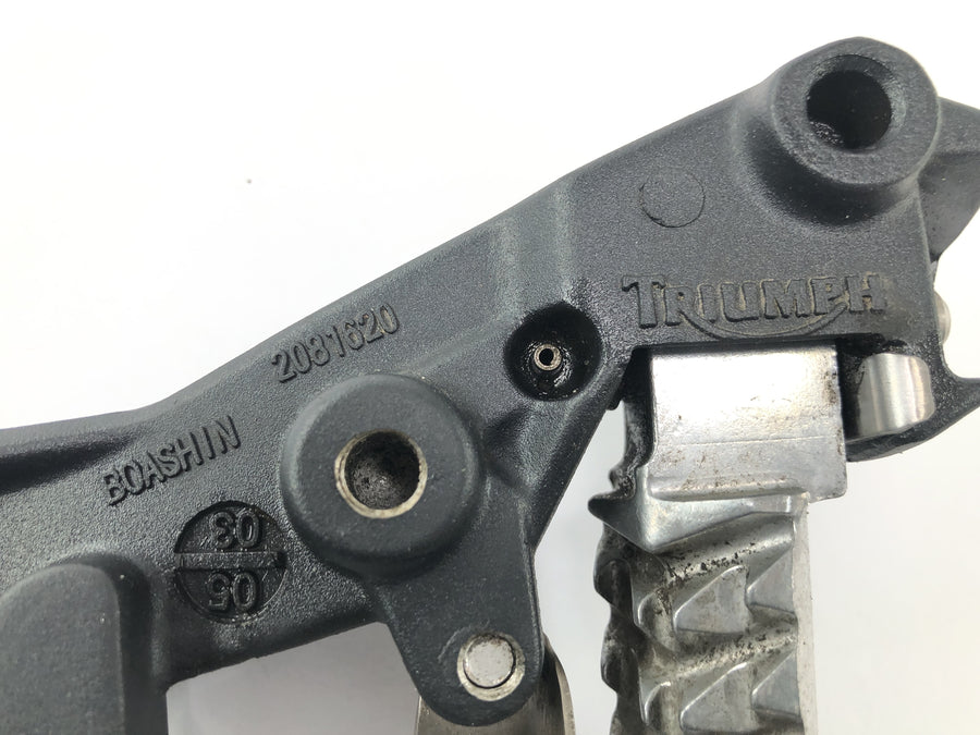 Triumph Sprint St 1050 [2005] - Pediatric Footest à esquerda com um passageiro do apoio para os pés do suporte