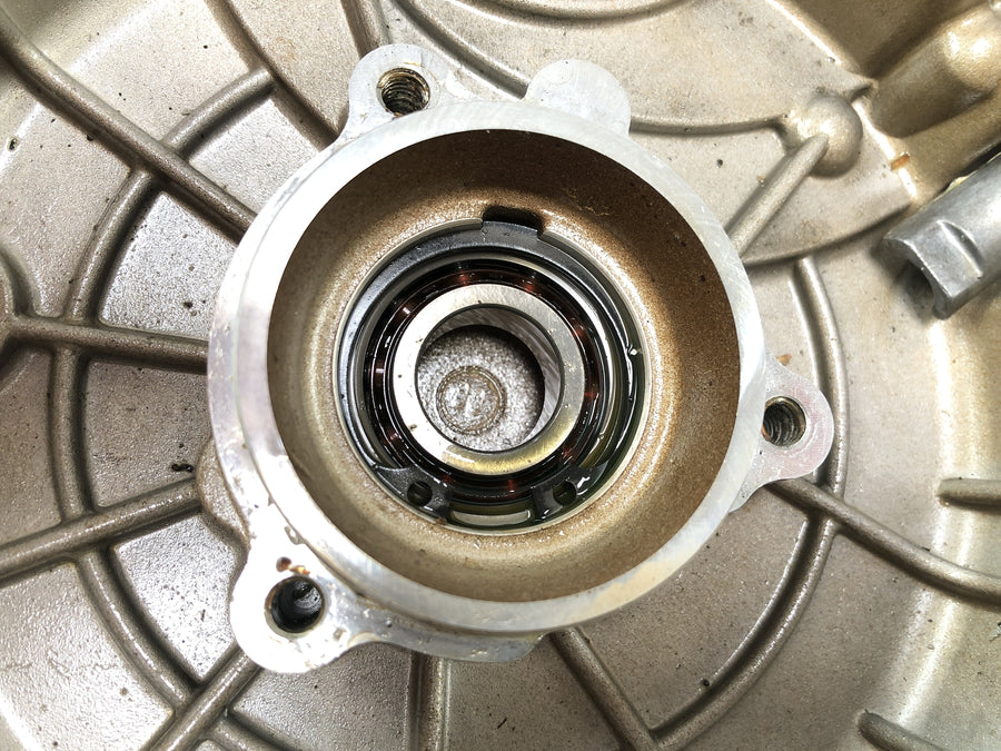 Ducati 999 H4 [2003] - Capa do alternador Motor Lid Water Bomba Local com roda da bomba de água