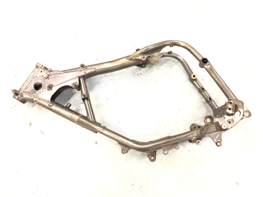 KTM 640 LC4 EGS [1999] - Quadro principal com documento de matrícula do veículo