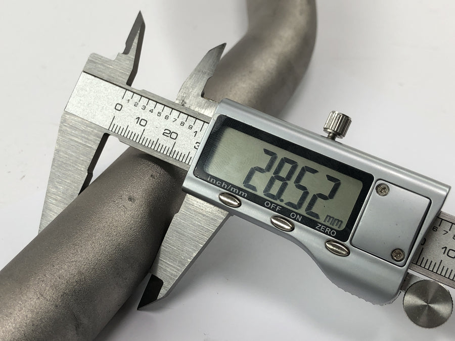 Suzuki RM Z 250 RJ41A [2007] - Tubo guiador Guiador cruzado 28 mm de fixação