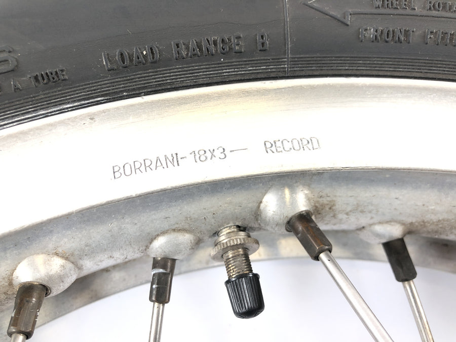 Moto Guzzi V7 Special [1971] - Roda traseira com raios Borrani 18x3
