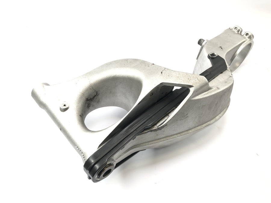 Aprilia RST 1000 Futura [2002] - Schwinge traseiro giro da roda traseira