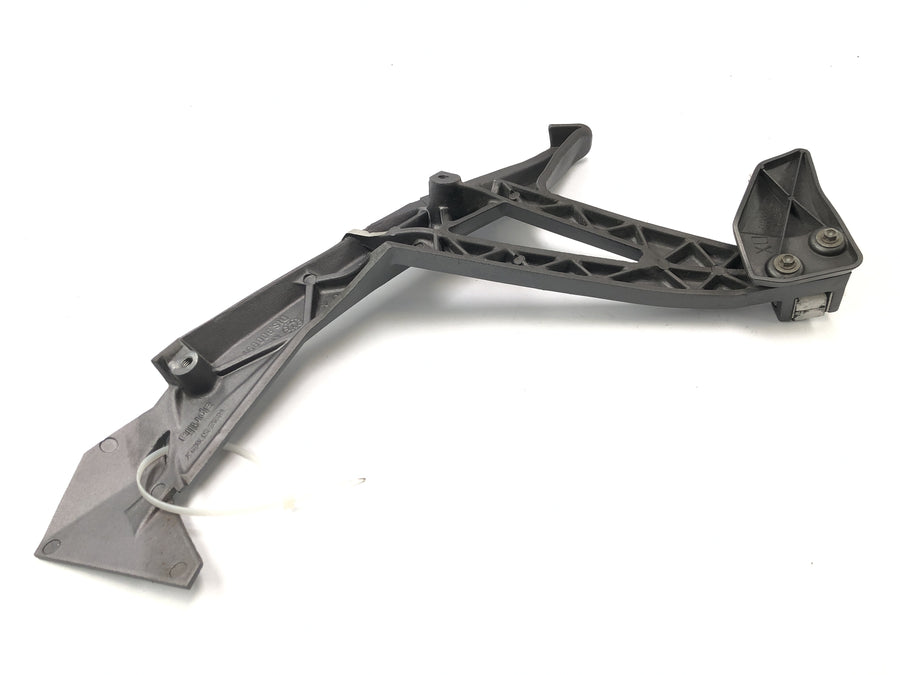 Aprilia RST 1000 Futura [2002] - Pedia's Festrest à direita com suporte para os pés à direita à direita