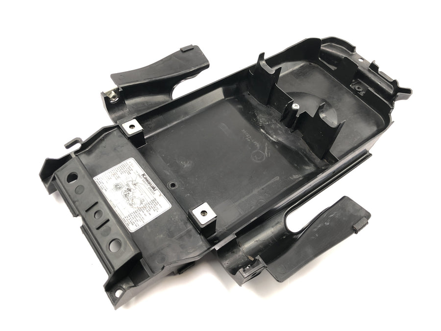 Kawasaki Versys KLE 650 A [2006] - Painel interno da subestrutura traseira proteção contra respingos traseiro