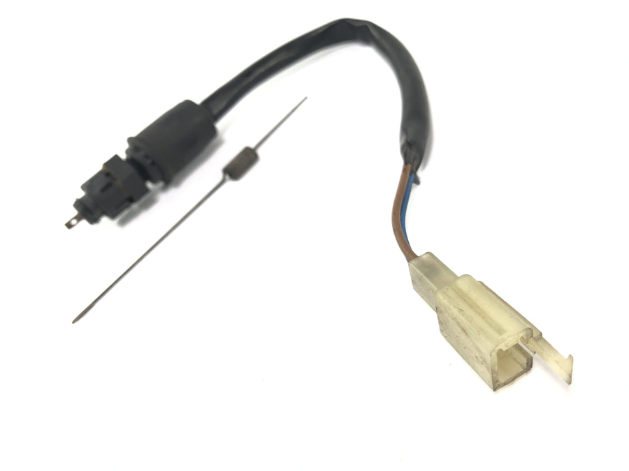 Kawasaki ZRX 1200 S ZRT20A [2002] - Interruptor da luz de freio na parte traseira