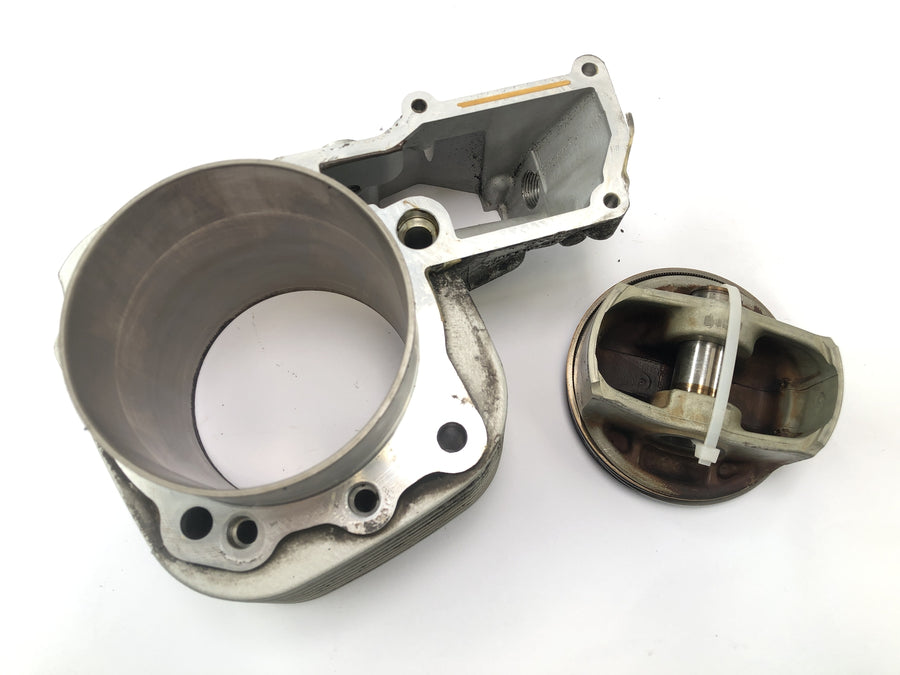 BMW R 1150 GS R21 [2002] – cilindro com pistão à direita