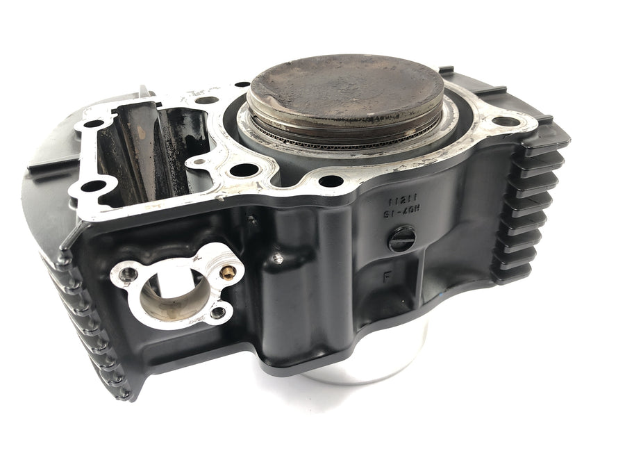 Suzuki VZ 1500 WVCU [2011] - cilindro com pistão dianteiro