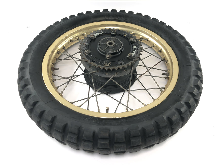 Yamaha XT 500 1U6 [1981] - Roda traseira com raios dourados 1,85 x 18" com freio a tambor