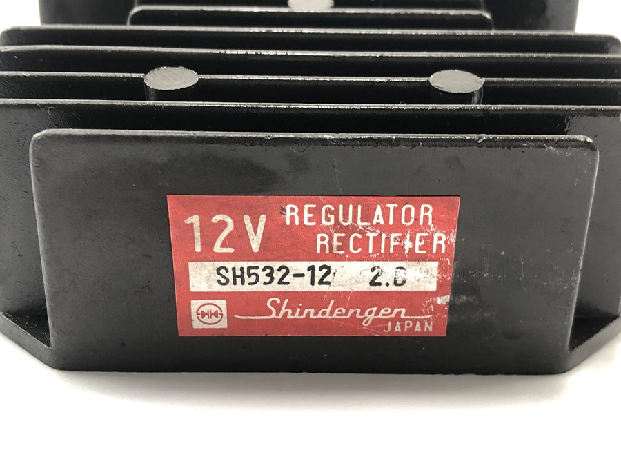 Kawasaki Z 1100 KZZ10A [1984] - Regulador de tensão do retificador do controlador 12V