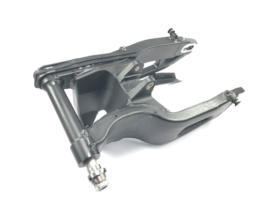 Honda CBR 1000 RR SC57 [2006] - Braço oscilante da roda traseira com eixo oscilante