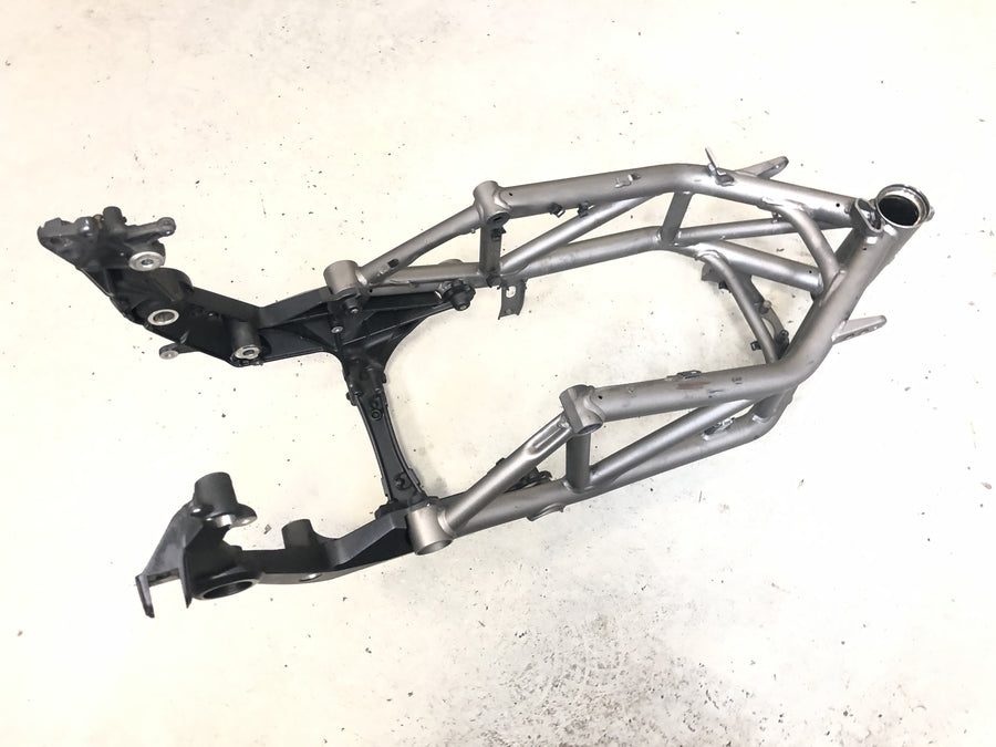 Ducati Multistrada 1200 S Touring [2009] - Quadro principal com papéis