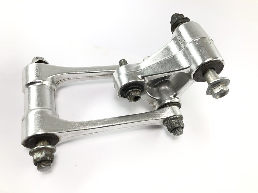 SWM RS 125 R B2 [2020] - Deflexão do suporte da suspensão traseira