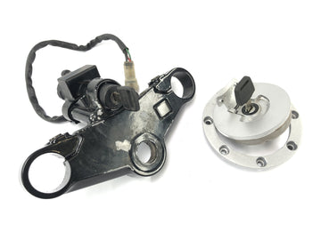 HONDA NSR 125 JC22 [1998] - Ponte do garfo na parte superior com trava de tampa do tanque de ignição com tecla