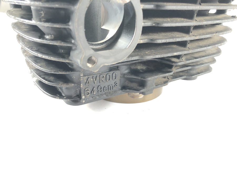 Yamaha XVS 650 Drag Star VM02 [1998] - Cilindro com pistões atrás