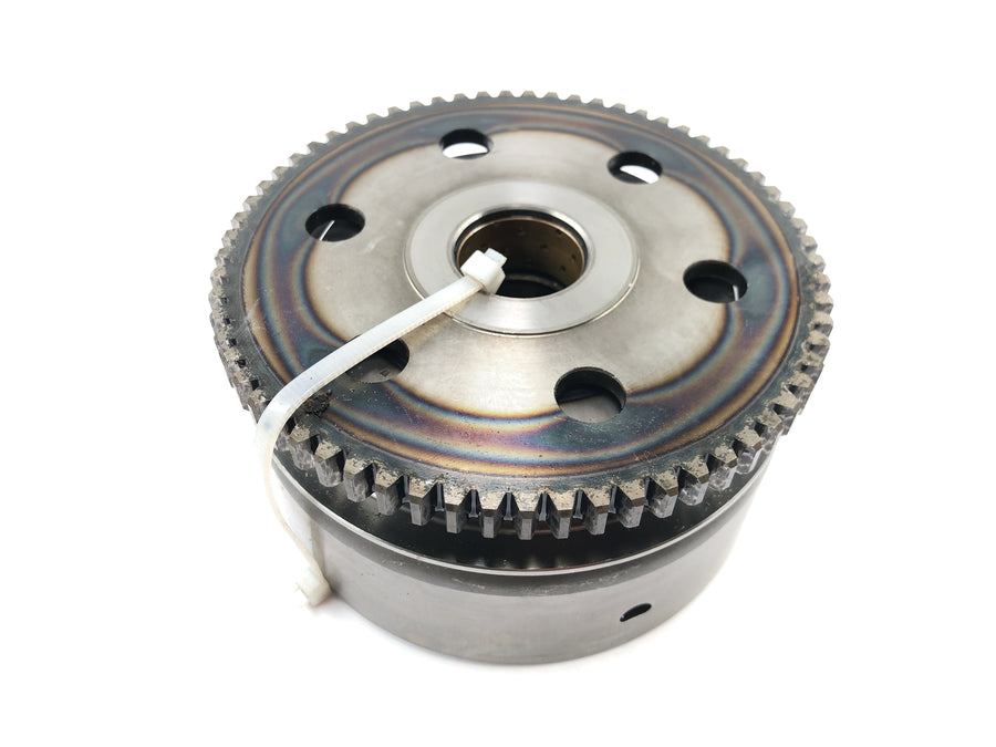 Yamaha XV 1600 Wild Star VP08 [2002] - Roda polar do rotor do alternador com roda livre de partida