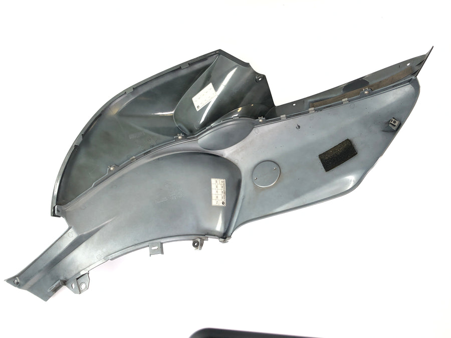 BMW R 1200 ST R1ST [2006] - Limpe o revestimento lateral à esquerda