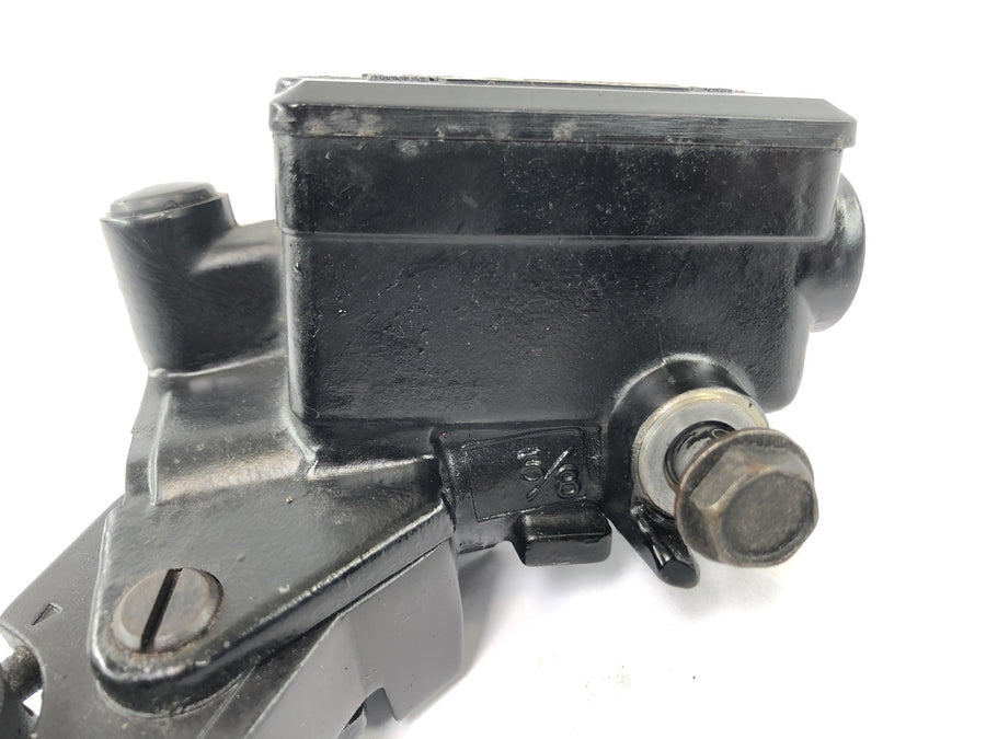 Kawasaki ZX -10 ZXT00B [1990] - Bomba de freio na bomba de freio de mão dianteira com alça de freio