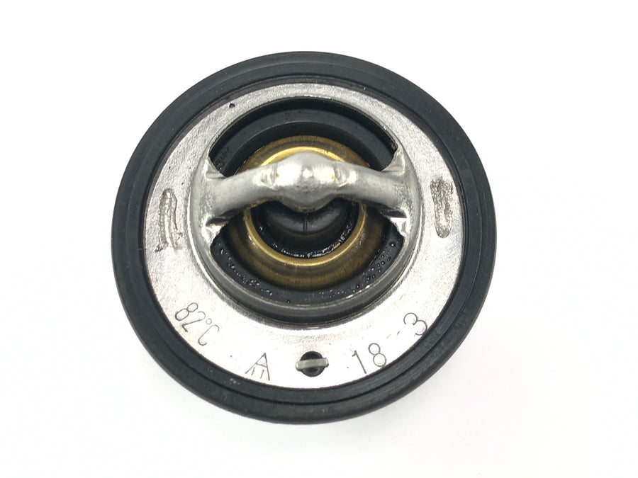 Suzuki GSX R 1000 WVBZ K3 [2003] - Inserção do termostato com carcaça