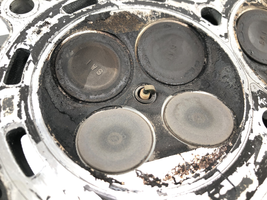 Yamaha MT07 RM04 [2014] - Bloco de rolamento da árvore de cames da caixa de controle da válvula da cabeça do cilindro