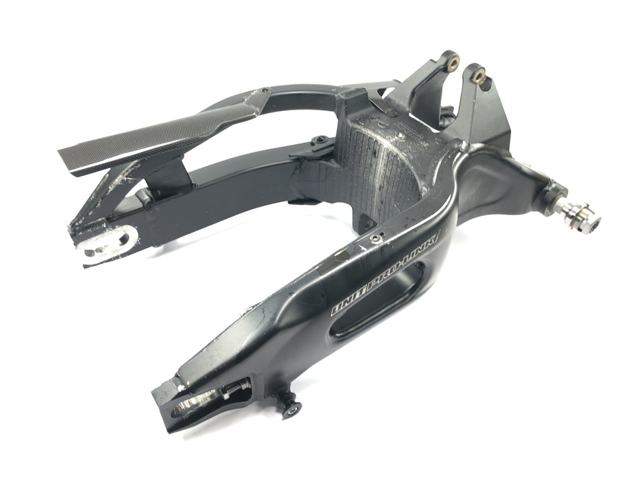 Honda CBR 1000 RR SC57 [2006] - Braço oscilante da roda traseira com eixo oscilante