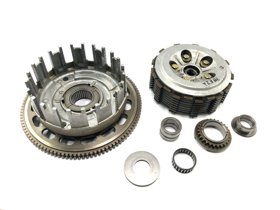 Triumph Tiger 955i 709EN [2003] - Cubo da embreagem do pacote da embreagem da cesta da embreagem