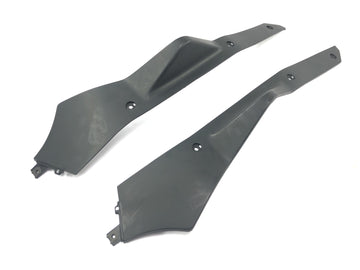 Aprilia Mille RSV 1000 ME [1999] - Carenagem da tampa lateral canto superior direito esquerdo - 0