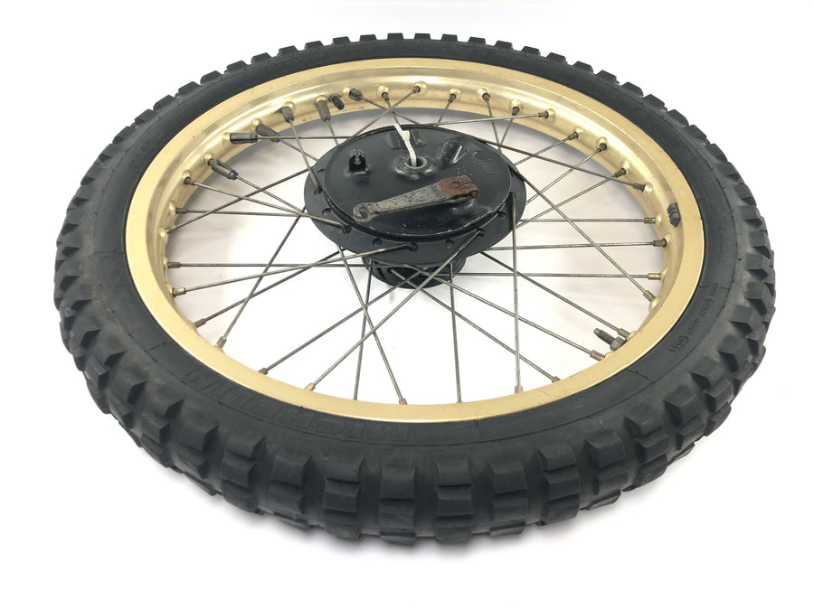 Yamaha XT 500 1U6 [1981] - Roda dianteira com raios dourados 1,85 x 21" com freio a tambor