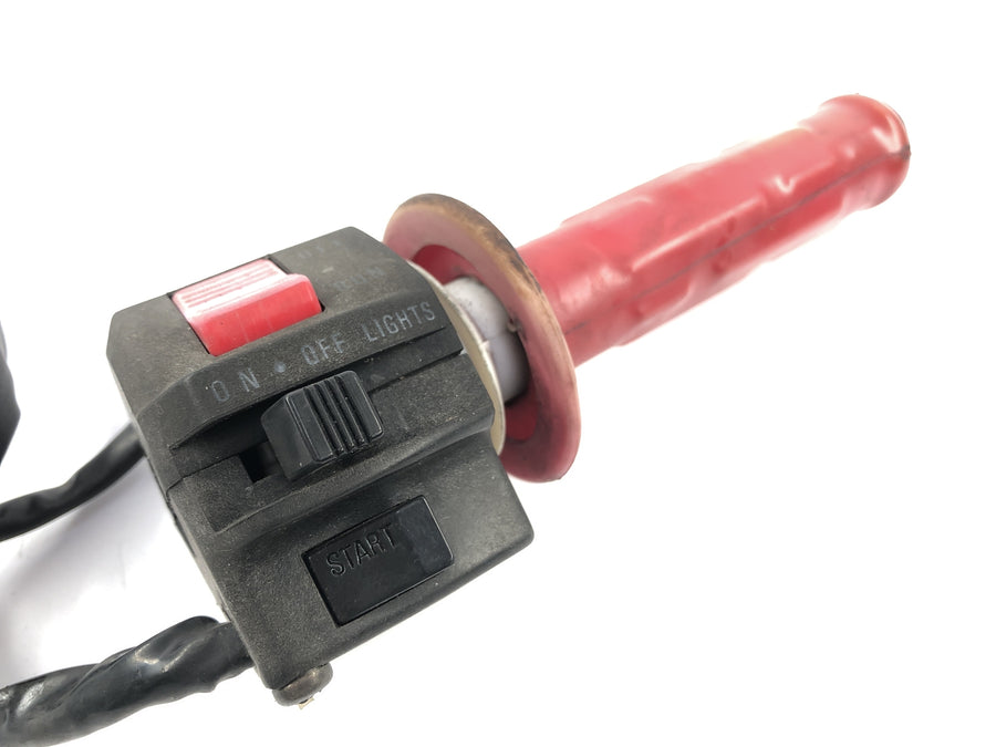 Suzuki GSX R 1100 GV73B [1990] - interruptor do guidão de ajuste do guidão na alça do gás direito