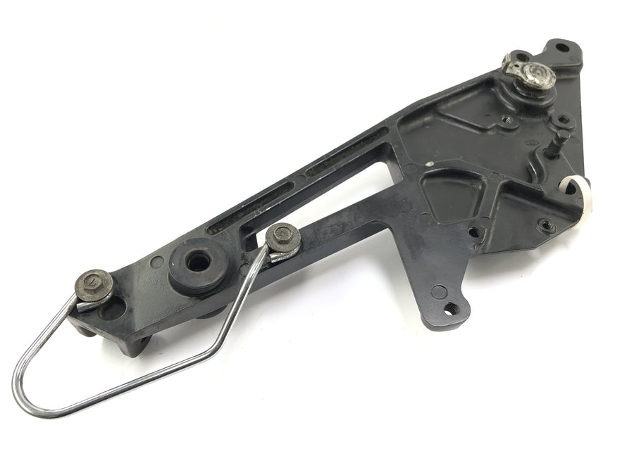 Kawasaki GPZ 1000 RX [1987] - Placa de apoio para os pés à direita