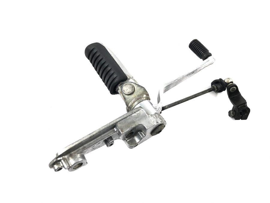 Kawasaki ZRX 1200 S ZRT20A [2001] - Sistema de apoio para os pés dianteiro esquerdo com alavanca de mudança e apoio para os pés do motorista