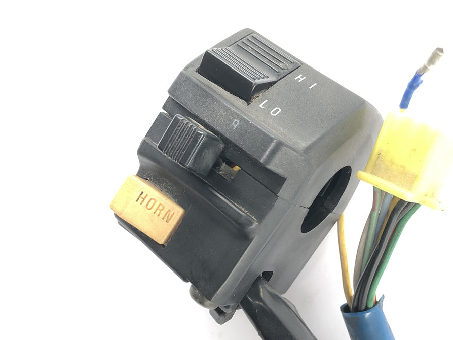 Suzuki RG 250 Gamma GJ21D [1987] - Encaixe do interruptor esquerdo do guiador