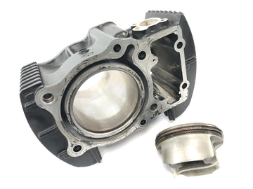 Suzuki VZ 1500 WVCU [2011] - cilindro com pistão dianteiro