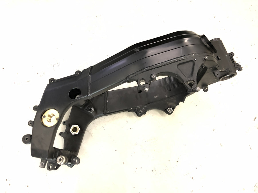 Suzuki GSX R 1000 WVBZ K3 [2003] - Quadro com quadro principal de papéis