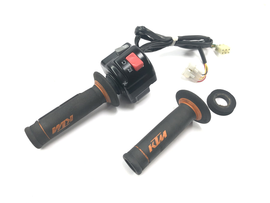 KTM Duke 690 A3 [2012] - Unidade de interruptor de encaixe do manípulo do acelerador direito do interruptor do guiador