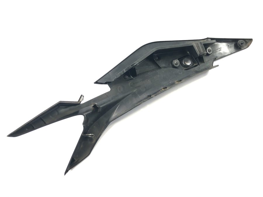 Honda CBR 125 R JC50 [2012] - Carenagem traseira lateral esquerda