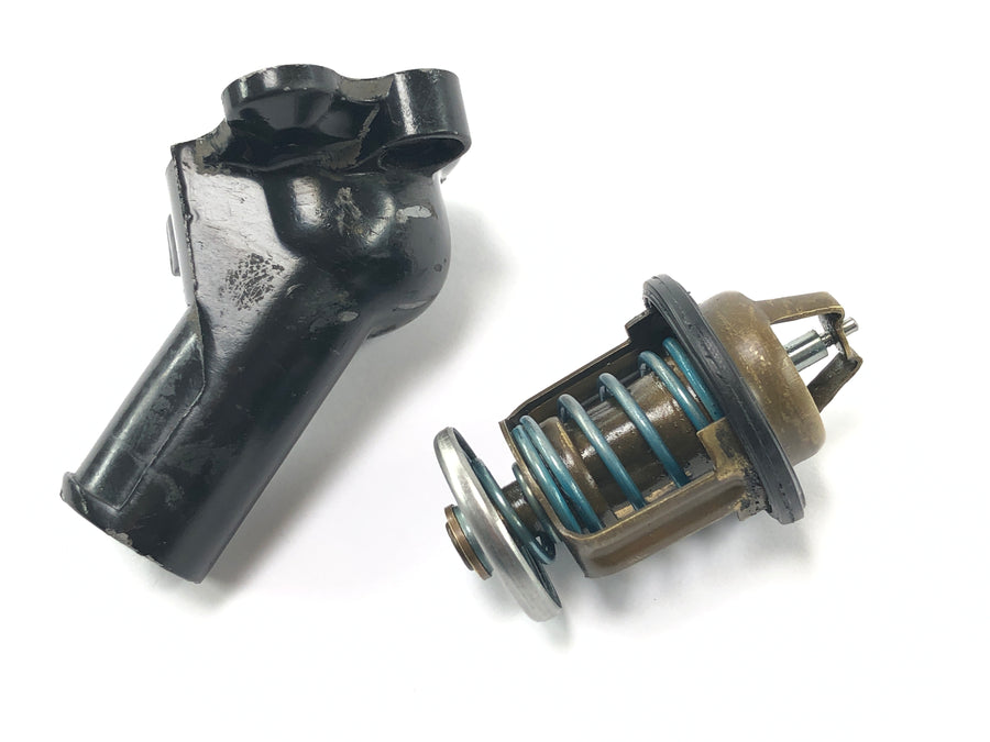Cagiva Planet 125 [1998] - Termostato de água de refrigeração com carcaça de termostato