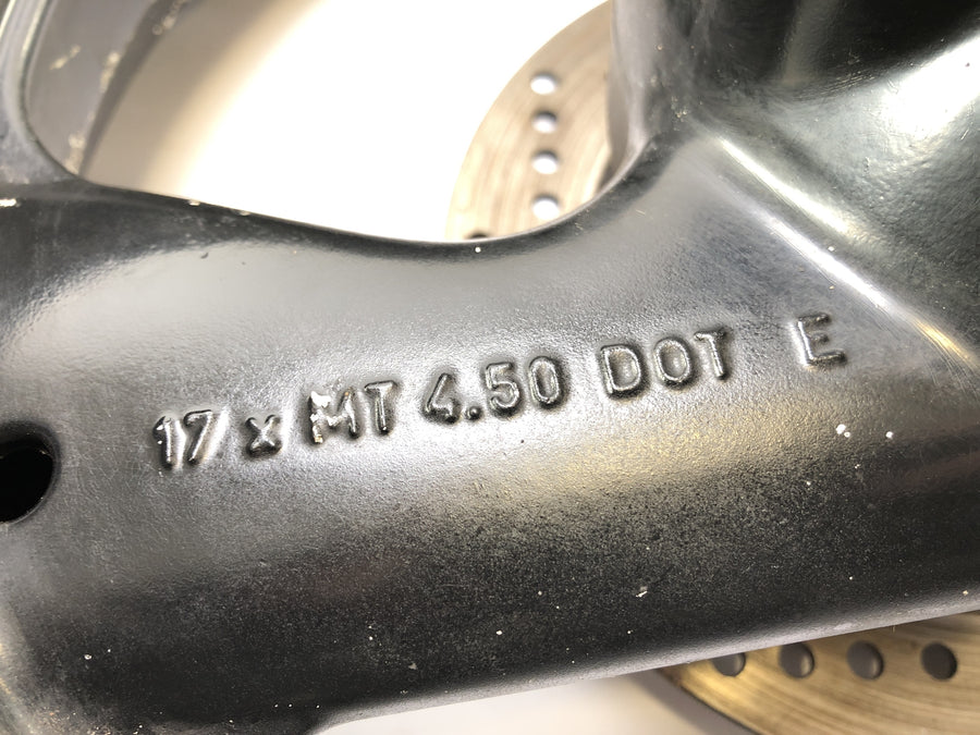 Ducati 900 SS [1991] - A borda da roda traseira atrás