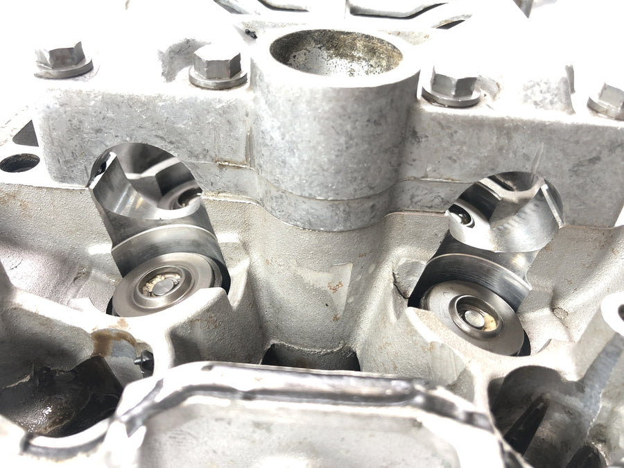 Triumph Daytona 955i T595N [2003] - Cabeça do motor da cabeça da cabeça da cabeça da cabeça do cilindro