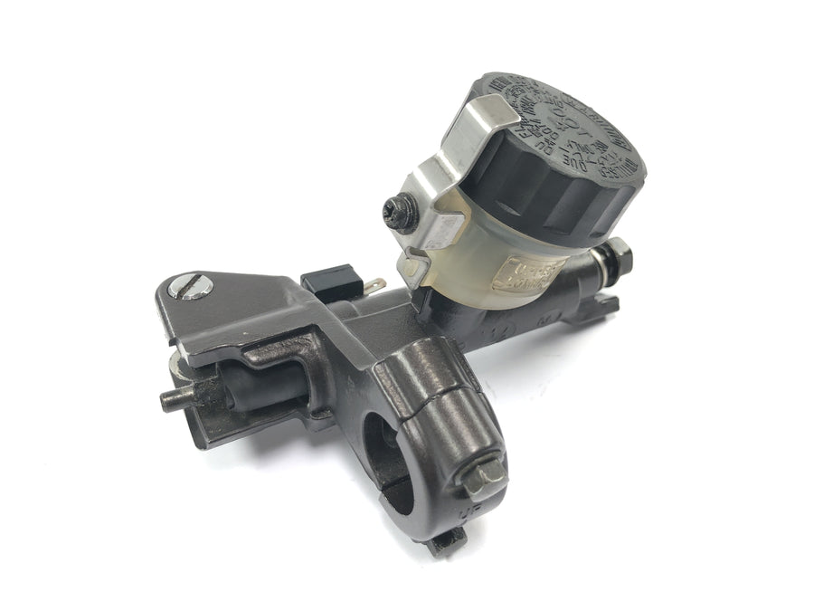 Honda CBR 1000 RR SC57 [2006] - Encaixe guiador bomba embreagem esquerda