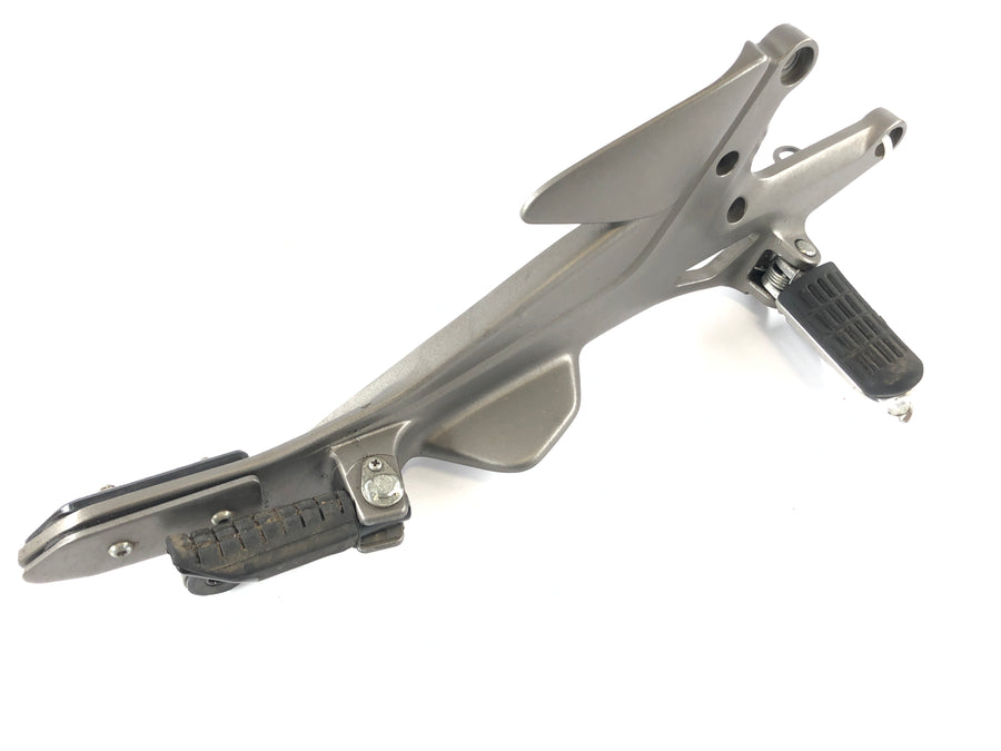 Honda CBF 1000 A SC58 [2006] - Placa de apoio para os pés direita