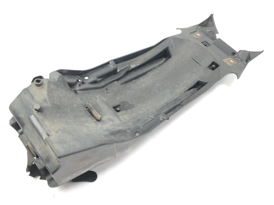 BMW R 1200 GS Adventure R12 [2012] - Proteção interna do Fender Splash, cobrindo a limpeza na parte traseira