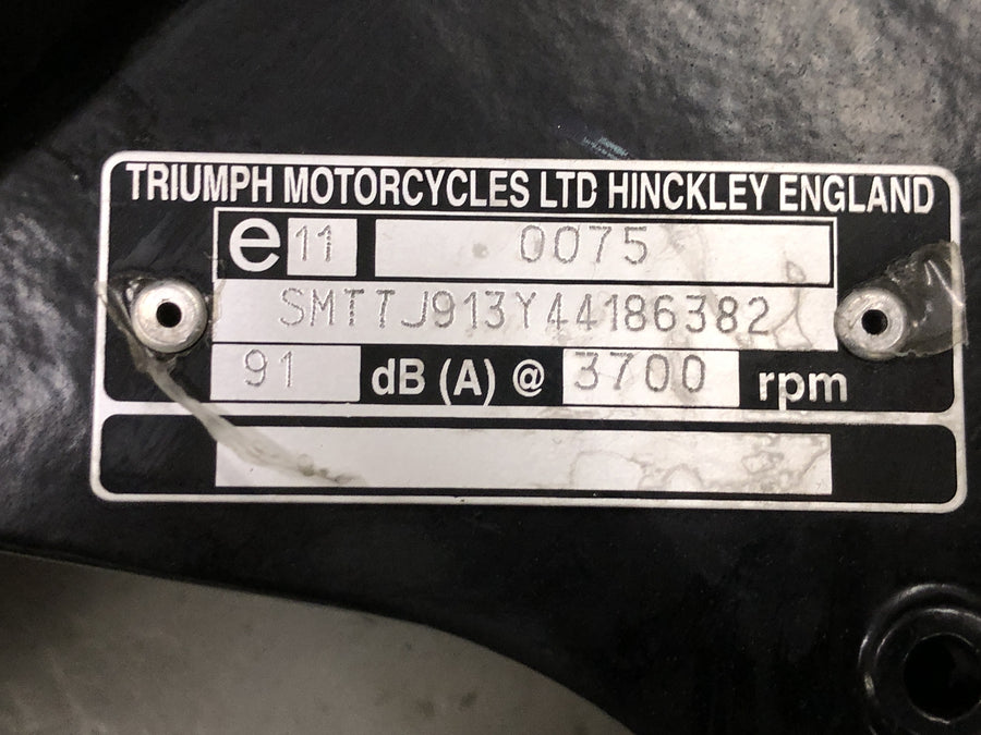 Triumph Speedmaster 900 [2003] - Quadro principal com papéis