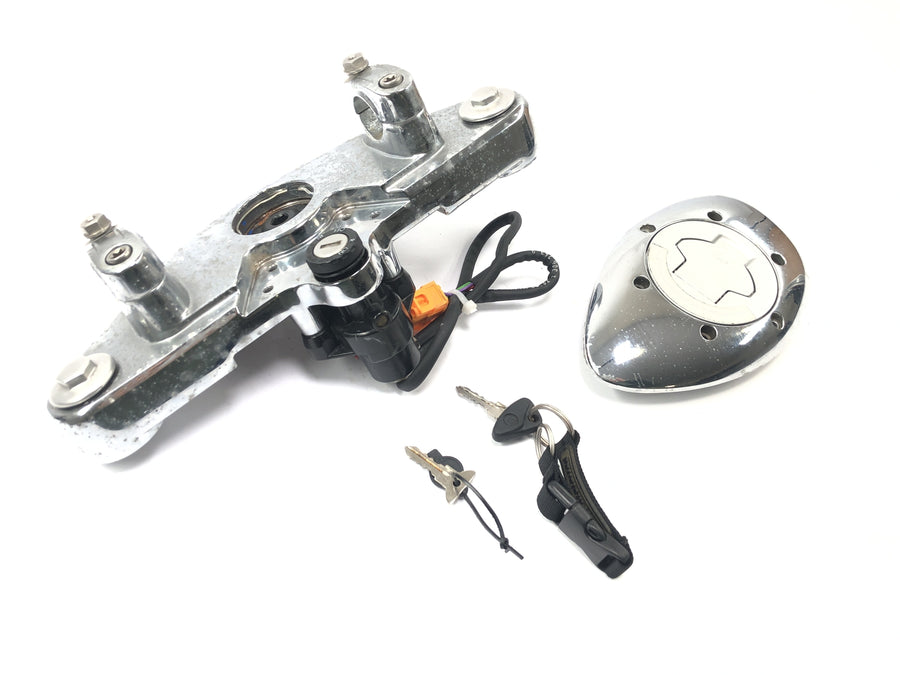 BMW R 1200 CL K30 [2003] - Ferralheiro com a tecla de bloqueio de ignição de tampa de combustível