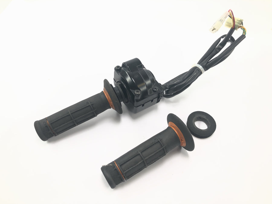 KTM Duke 690 A3 [2012] - Unidade de interruptor de encaixe do manípulo do acelerador direito do interruptor do guiador