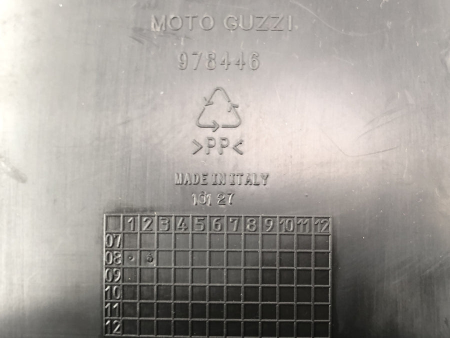 Moto Guzzi Stelvio 1200 4V [2009] - Proteção de respingo de base traseira de revestimento interior